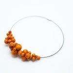 Dřevěný náhrdelník Wooden Foam na obruči orange - výprodej 1 Dřevěný náhrdelník Wooden foam na obruči oranžový