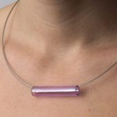 Skleněný náhrdelník TUBES fialový - pouze jedna trubička