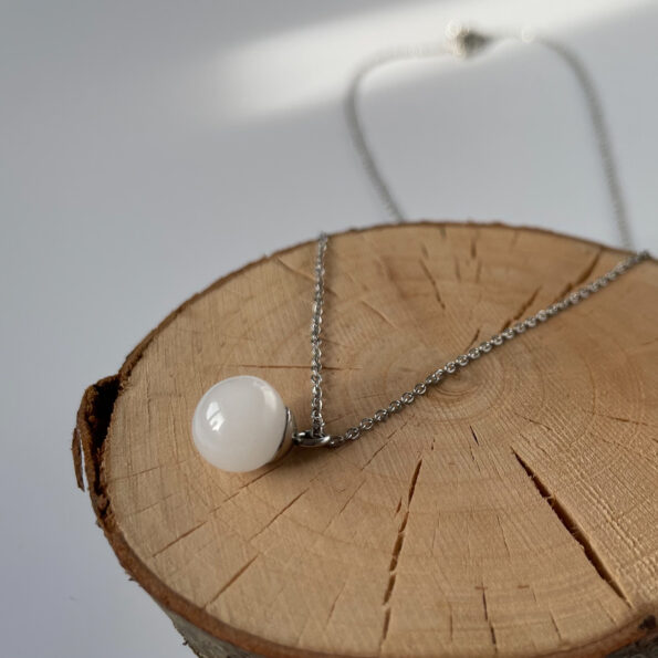Minimalistický skleněný náhrdelník Tear White