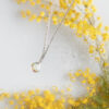 Skleněný minimalistický náhrdelník Tear Neon
