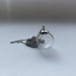Dlouhý skleněný náhrdelník Snitch čirý